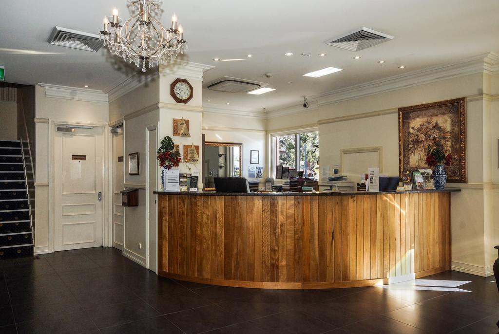 Redearth Boutique Hotel Mount Isa Exteriör bild