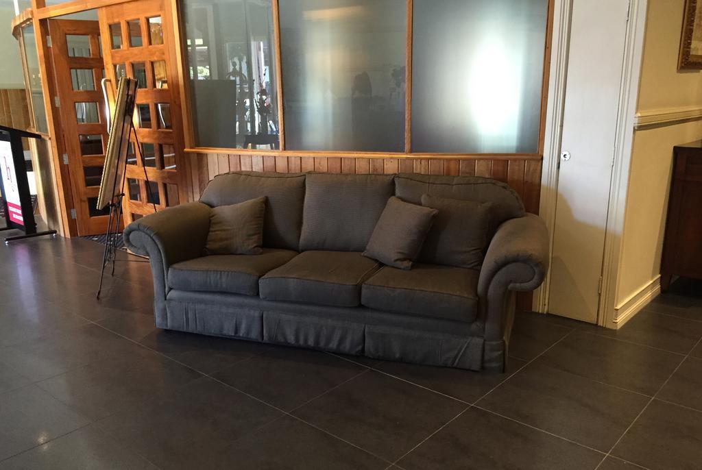 Redearth Boutique Hotel Mount Isa Exteriör bild