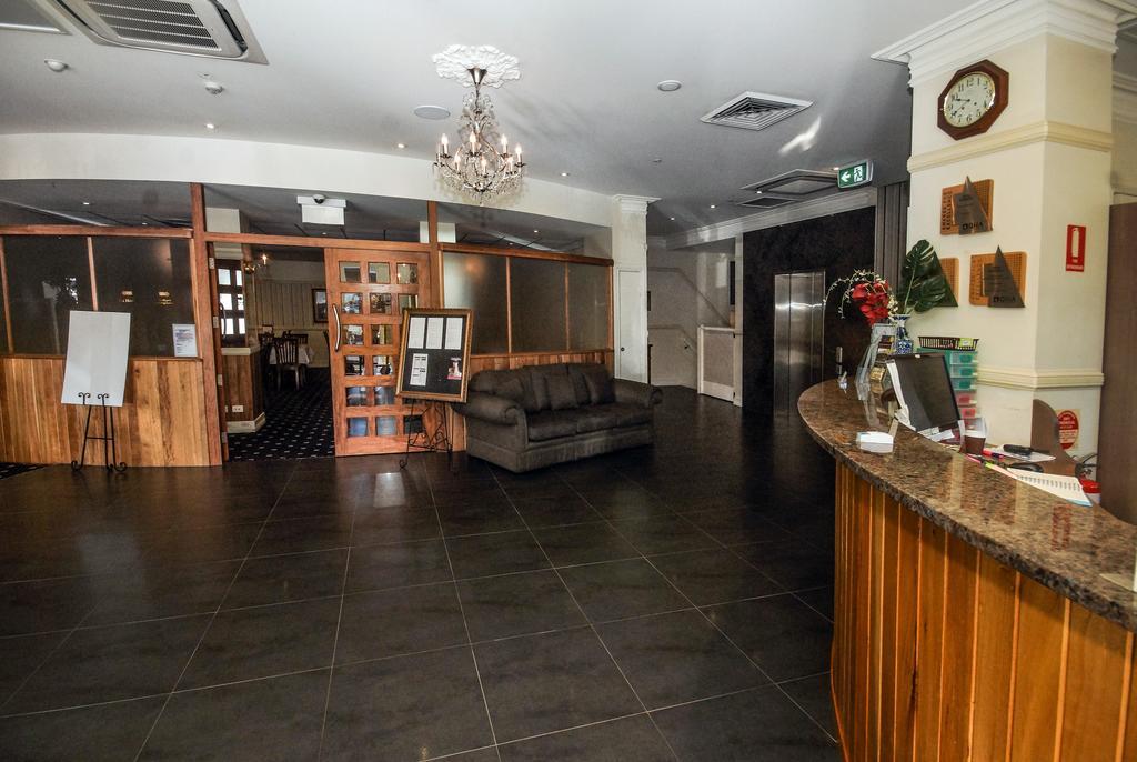 Redearth Boutique Hotel Mount Isa Exteriör bild