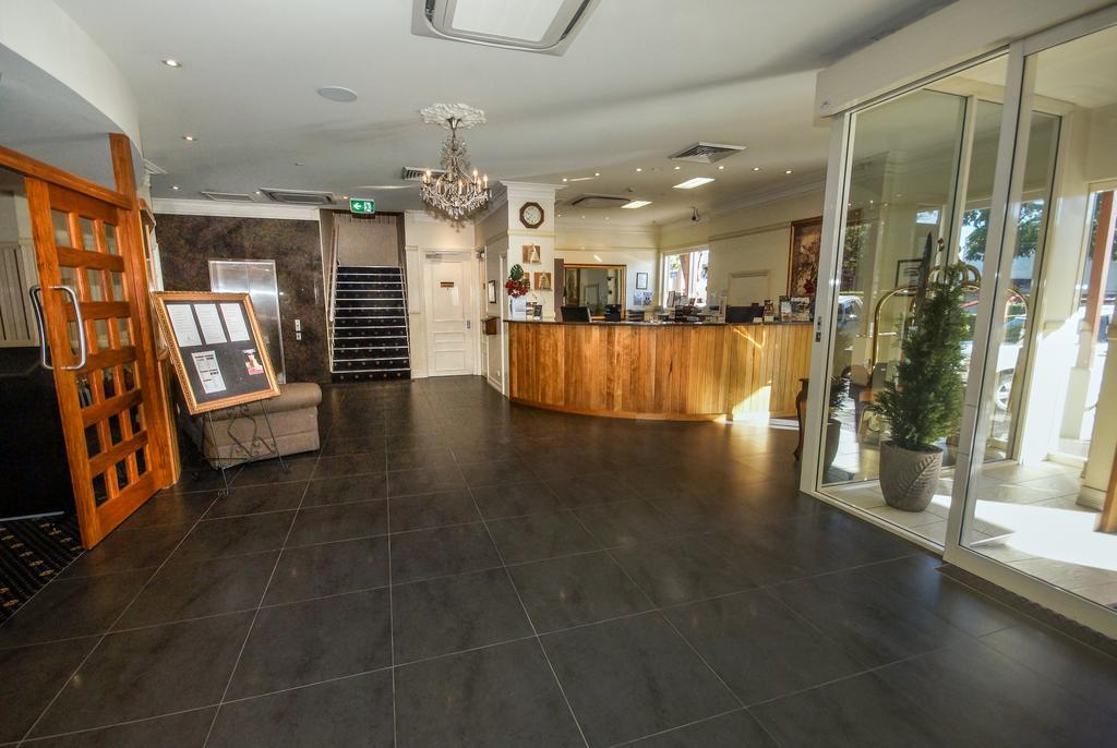 Redearth Boutique Hotel Mount Isa Exteriör bild